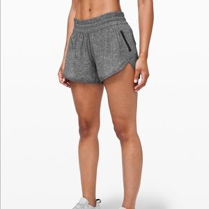 Lululemon Tracker Short V 4 Grey Black